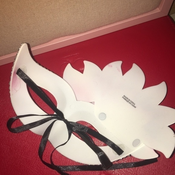 PINK embellished mask - Picture 2 of 3